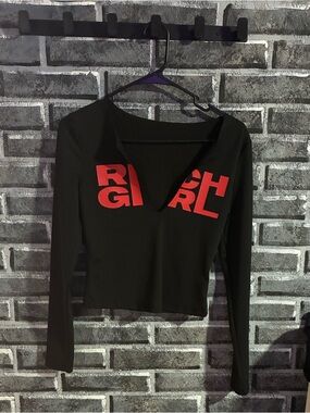 BLACK LOW CUT LONG SLEEVE TOP SIZE SMALL 🤗